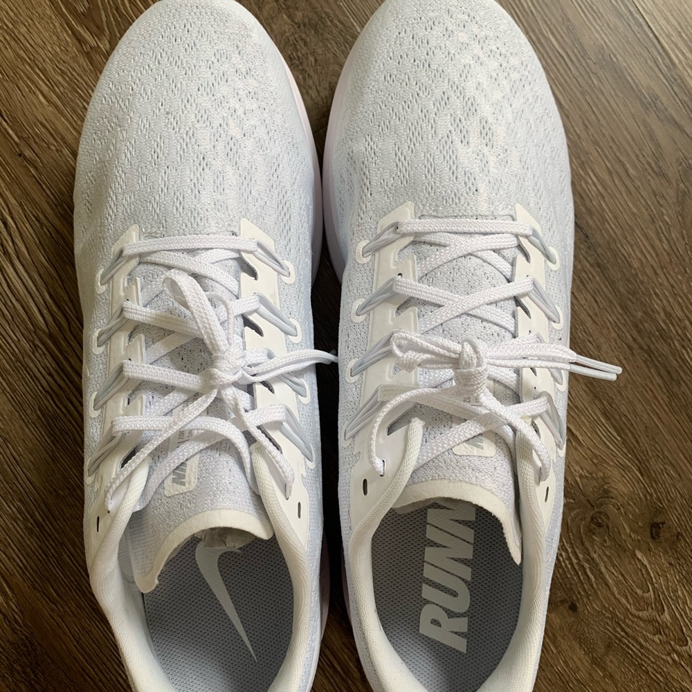Brand New Nike Air Xoom Pegasus in White